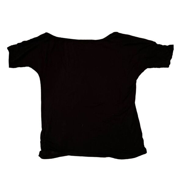 𝅺80’s Themed Shirt Women’s Black with Lips - Picture 5 of 5